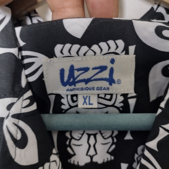 Uzzi Amphibious Gear Tropical Print Button Up - Picture 4 of 5